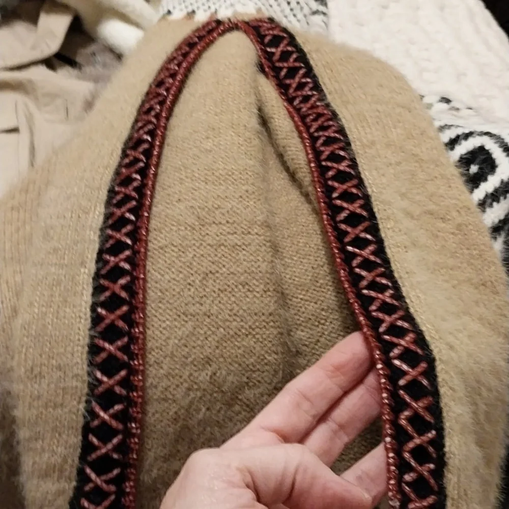 Sleeveless sweater coat - Picture 7 of 7